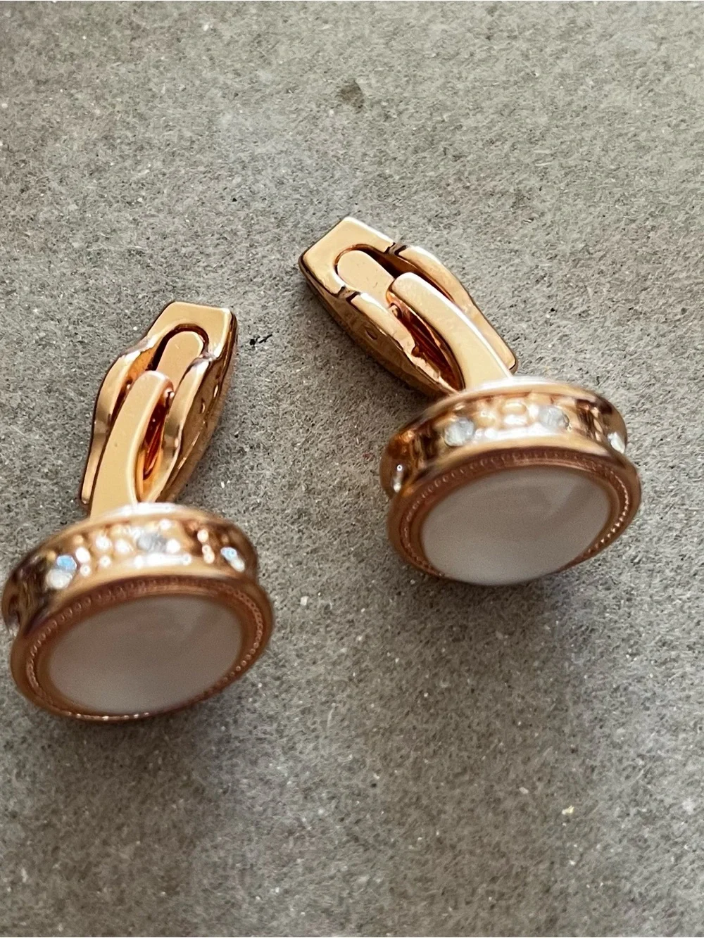 N/A sofisticated gold